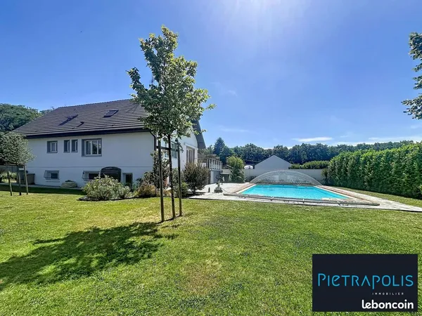 Propriété 8 pièces 224 m²