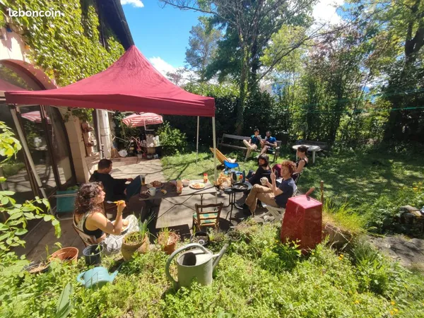 Colocation a claix avec jardin et grande maison en pierre