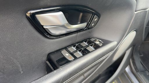 Land Rover Range Rover Evoque 2.0 TD4 150 4WD BVA9 - HSE – 2018 – 121252 km – Diesel – Boîte Automatique — photo 38
