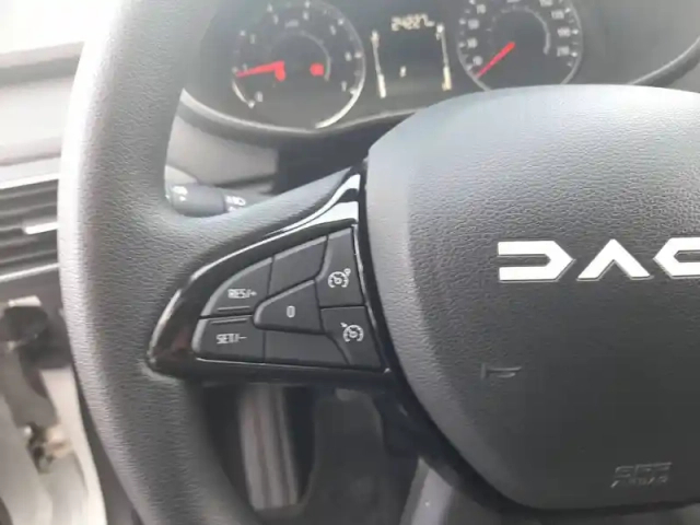 Dacia Sandero sce 65 — photo 24