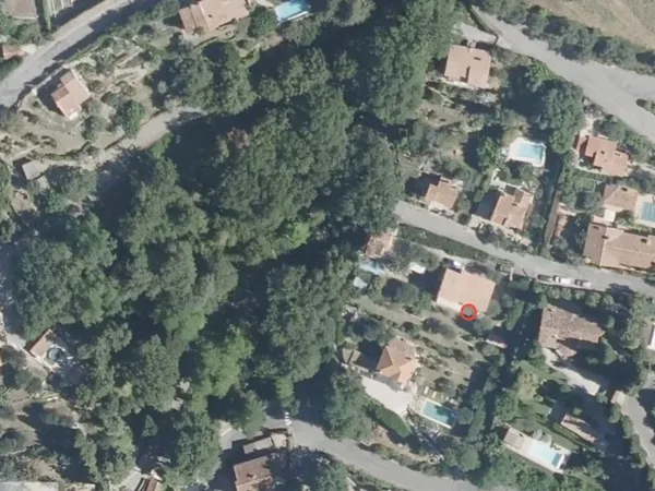 MAGAGNOSC TERRAIN NON CONSTRUCTIBLE ARBORÉ CHENES SUPER MAGA