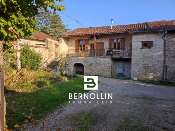 Maison vigneronne en pierre avec terrain à Courmangoux
