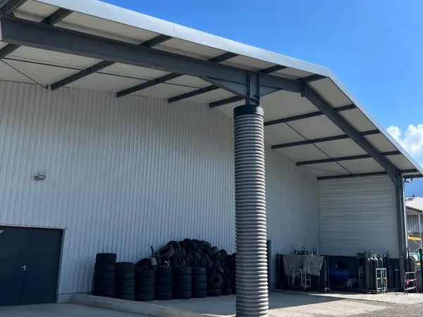 Stockage véhicule sous auvent