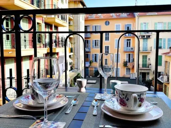 Studio meublé 25m² avec Balcon & Parking - Tout inclus - Quartier du Port, Nice