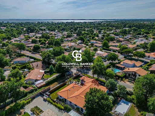 Villa 10 pièces 384 m²