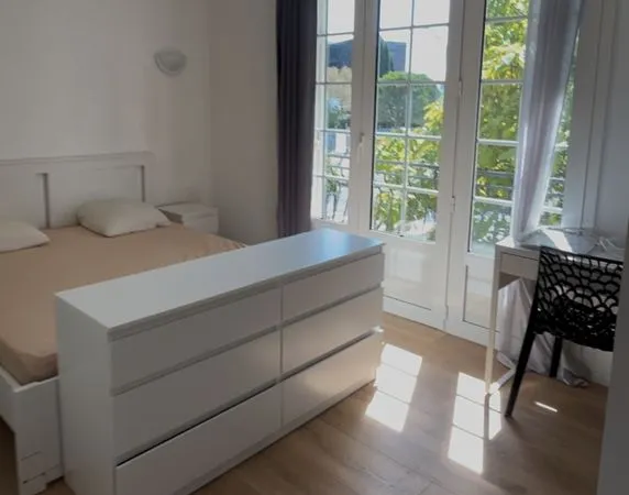 A louer une Chambre avec wc et douche privatifs, dans une maison de 200 m2 TALENCE