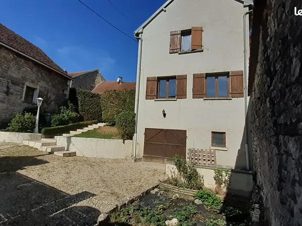 Maison entre Tonnerre et Chablis