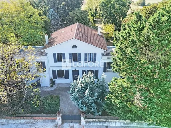 Villeneuve les Bouloc, Maison de Maître de 270 m² !