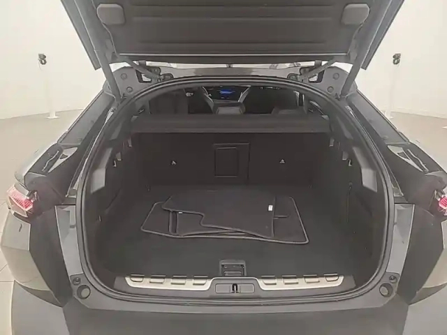 Peugeot 408 phev 225 e-eat8 — photo 6