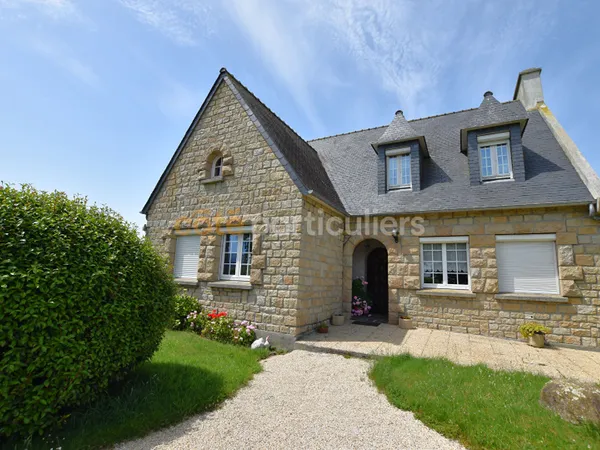 Maison - 7 pièce(s) - 161 m2 - terrain 4000m²