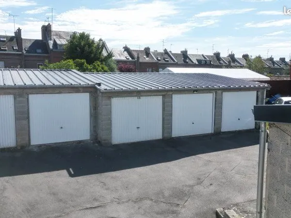 Lot de 11 garages
