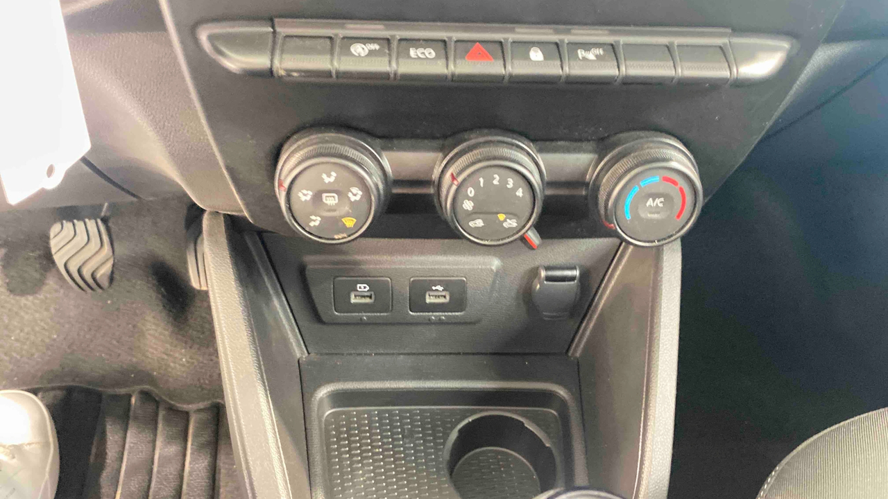 Dacia Duster ECO-G 100 4x2 — photo 18