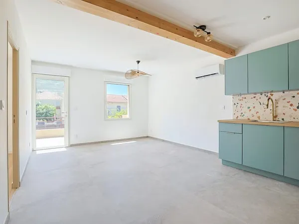 Duplex 4 pièces entièrement rénové avec terrasse