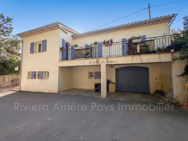 Maison 8 pièces 190 m²