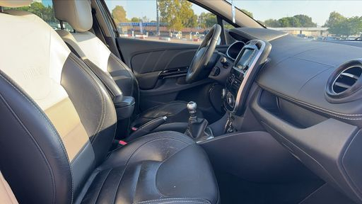 Renault Clio 0.9 TCe 90 - Intiale Paris – 2016 – 96153 km – Essence – Boîte Manuelle — photo 15
