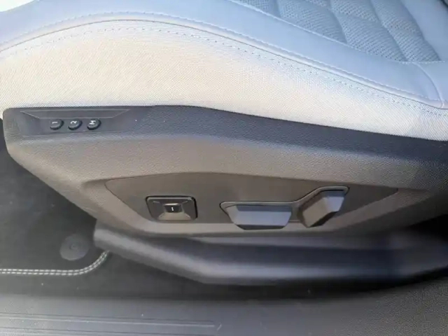 Citroën C5 Aircross hybride rechargeable 195 e-eat7 — photo 21