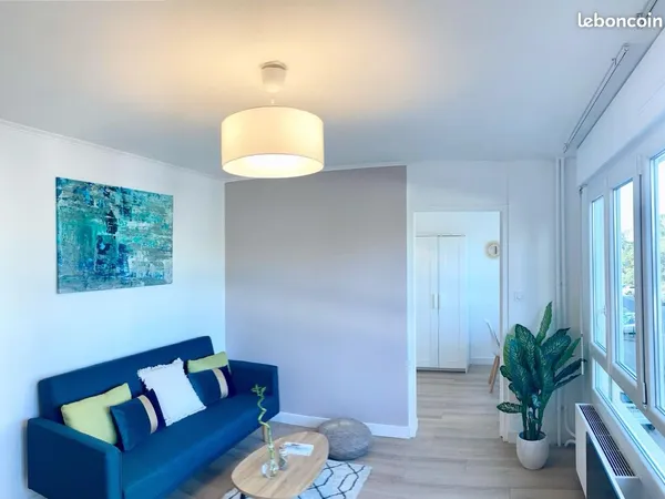 Colocation premium 1 chambre disponible fille uniquement