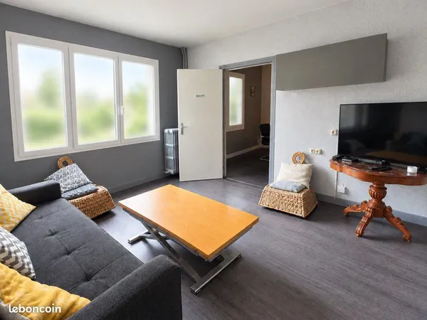 Maisons-Laffitte - Centre ville - T4 de 78m2 au RDC