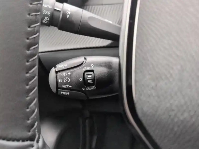 Peugeot 208 hybrid 110 e-dcs6 — photo 20