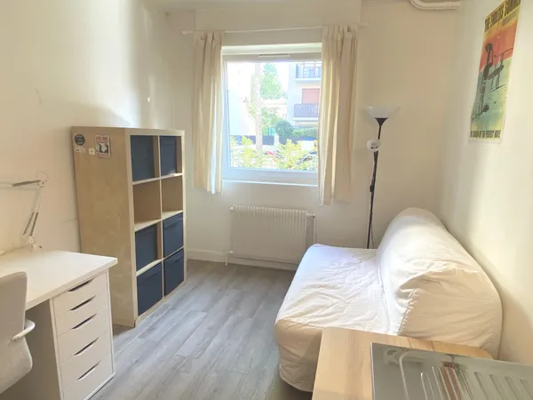 Vend une chambre 10m2 en parfait état meublée Neuilly Perronet Chézy