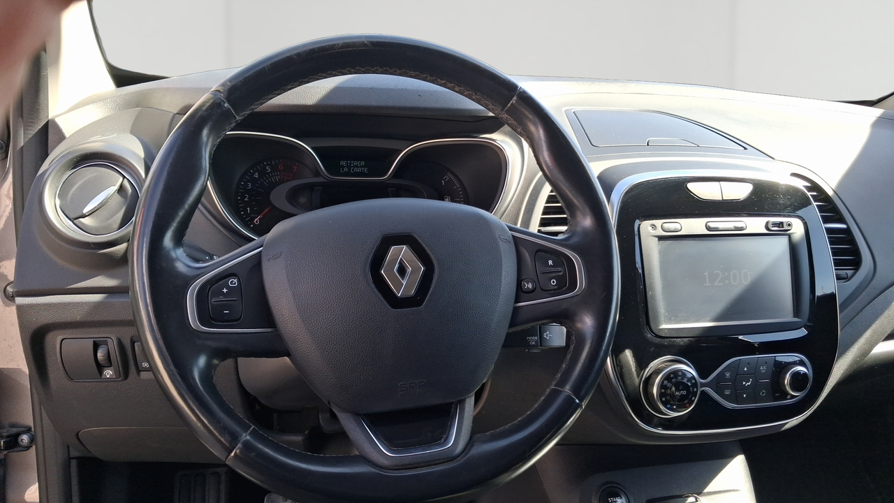Renault Captur TCe 120 Energy — photo 10