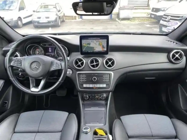 Mercedes Gla 200 inspiration 7g-dct — photo 13