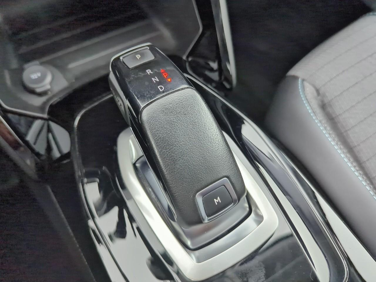 Peugeot 2008 bluehdi 130 s&s eat8 allure pack — photo 31