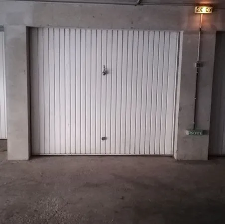 Garage à vendre proche facultés