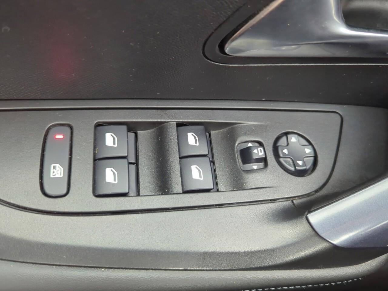 Peugeot 2008 puretech 130 s&s bvm6 allure — photo 24