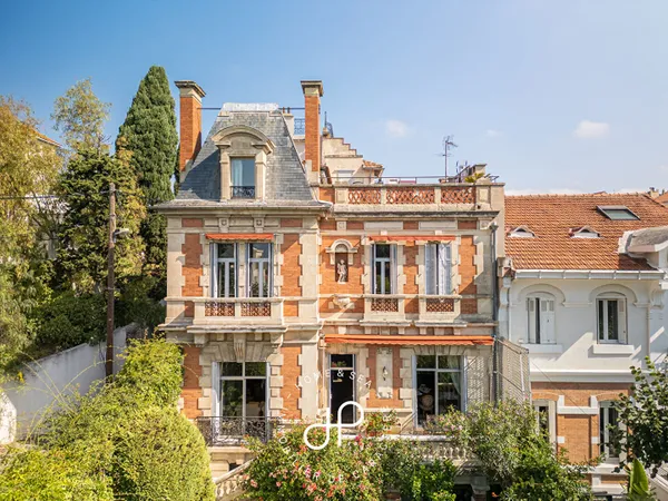 Hôtel Particulier de 360 m2 Carré d'Or