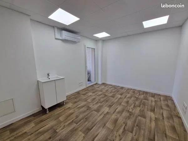 Bureau 45 m²