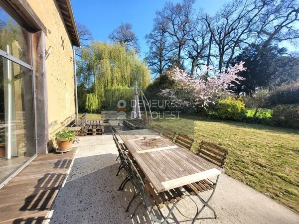 Maison de charme de 231 m2 entièrement rénovée avec goût à p