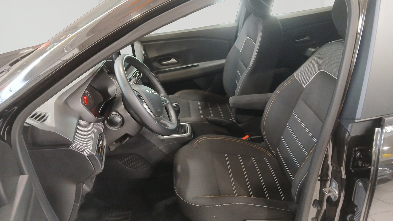 Dacia Sandero TCe 90 — photo 11