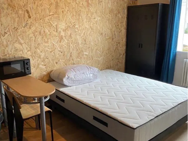 Loue chambre meublée