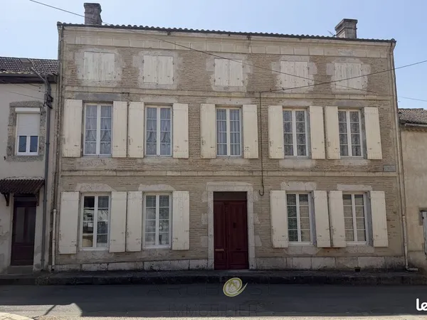 Maison 10 pièces 263 m²