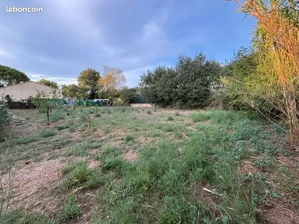 Terrain constructible 730 m² - Bezouce (30320)