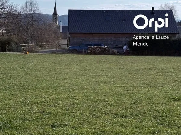 Terrain 682 m²