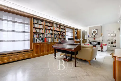 Maison 5 pièces 240 m²