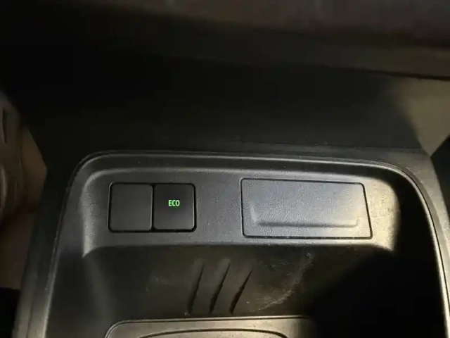 Renault Twingo iii e-tech — photo 34