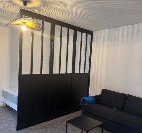 Studio meuble 35m2 residence renove avec parking possible
