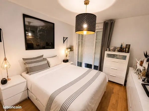 🏠 Chambre meublée en colocation - Chessy