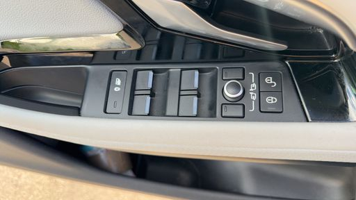 Land Rover Range Rover Evoque 2.0 D 180 AWD BVA - R-Dynamic SE – 2020 – 100395 km – Hybride diesel – Boîte Automatique — photo 3
