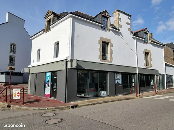 Local commercial (pour commerce, agence, cabinet, bureau ...)