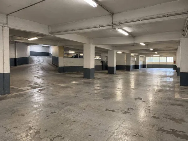 Local commercial 450 m²