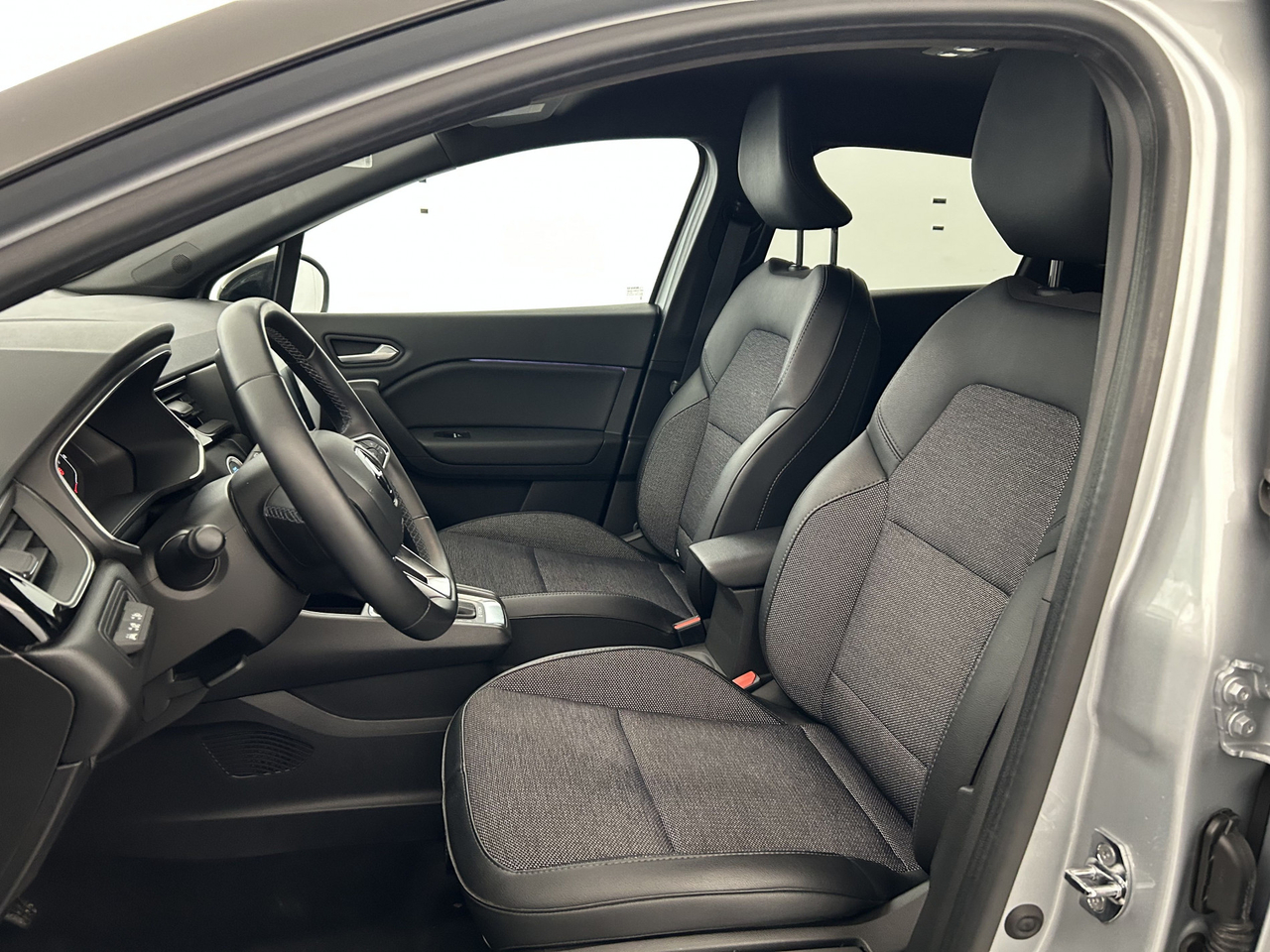 Renault Captur — photo 13