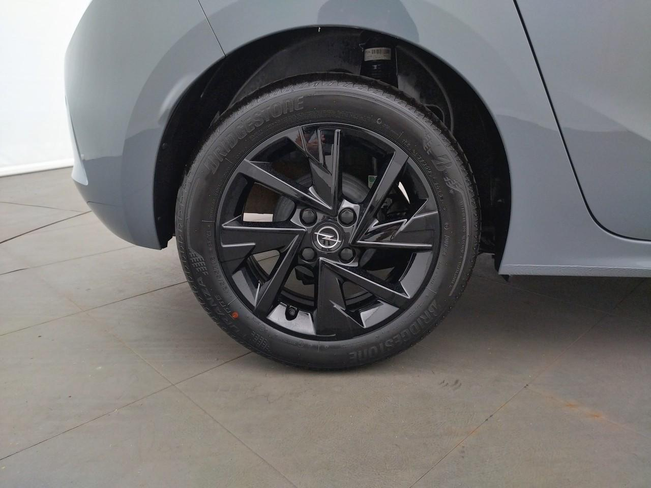 Opel Corsa 1.2 turbo 100 ch bvm6 — photo 27