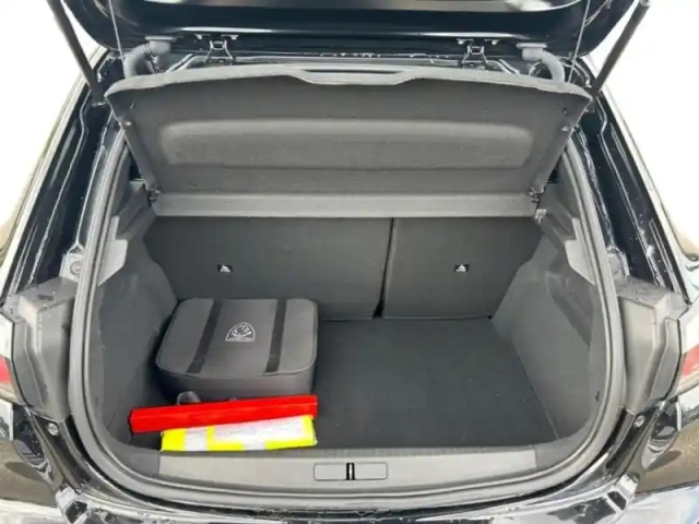 Peugeot 208 e- 136ch style — photo 9