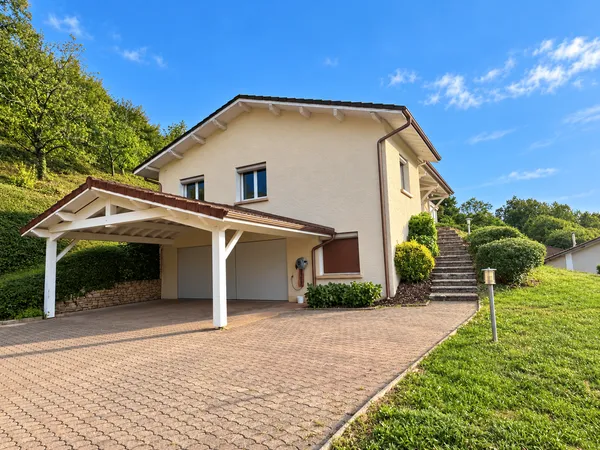 Studio 5 pièces 140 m²