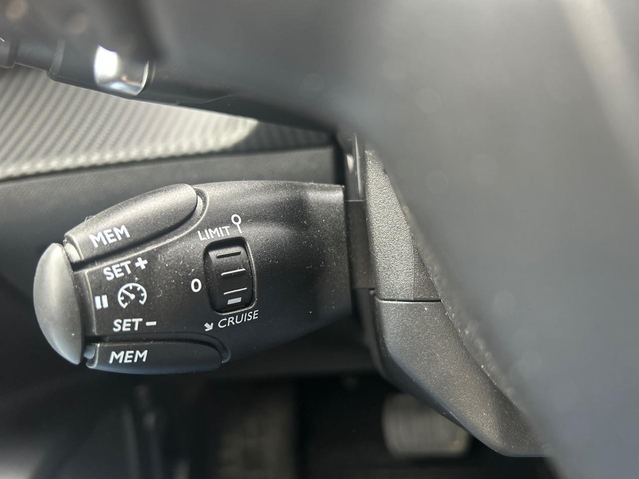 Peugeot 2008 1.2 puretech 130ch s&s allure pack eat8 — photo 20