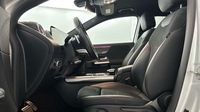 Mercedes Gla 200 d 150ch AMG Line 8G-DCT — photo 12